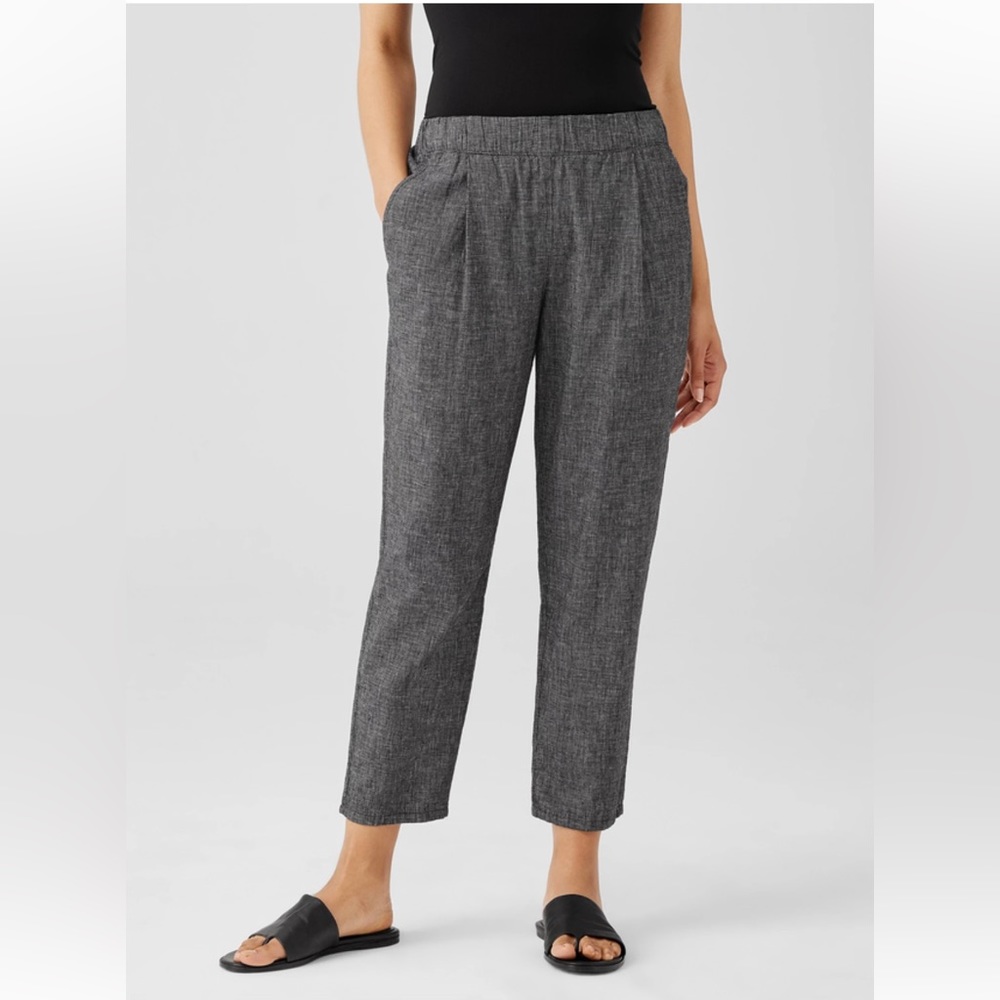 NWT Tapered Ankle Pant with Pockets!